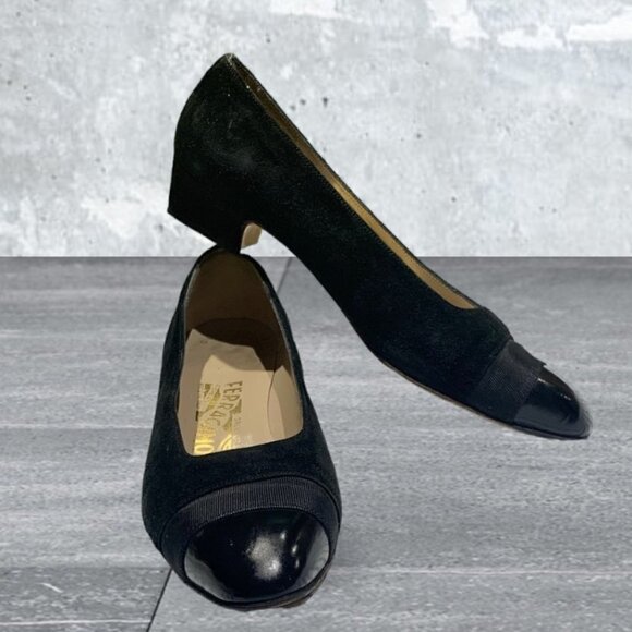 Salvatore Ferragamo Classic Round Toe Suede Low Heeled Pumps Size 8.5 Black - Picture 2 of 12